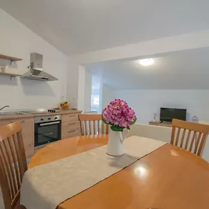 https://middle-istra.in-istria.net
